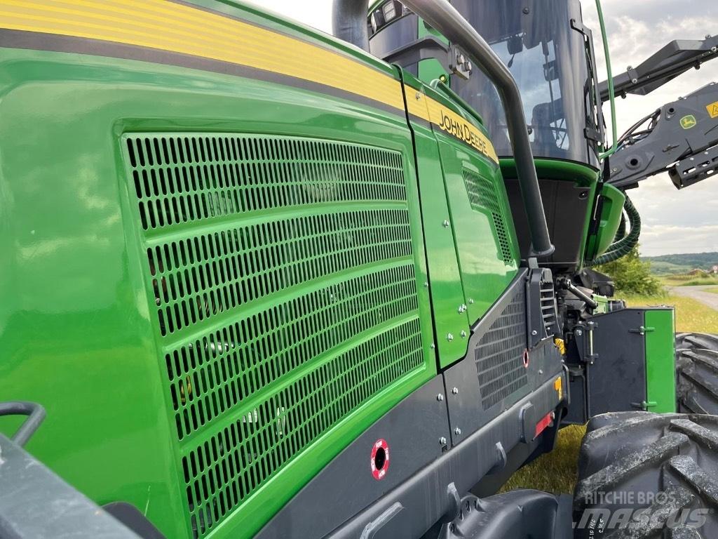 John Deere 1170G Harvester