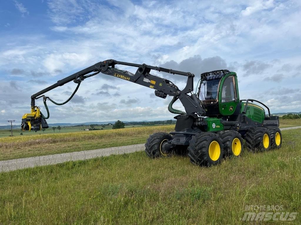 John Deere 1170G Harvester