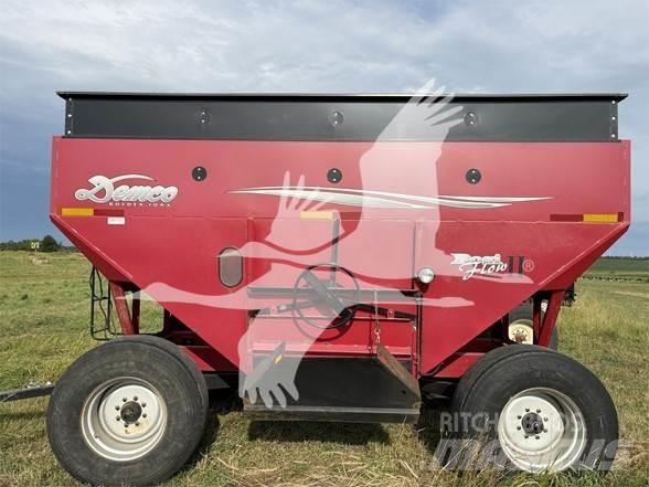 Demco 450 Getreideanhänger