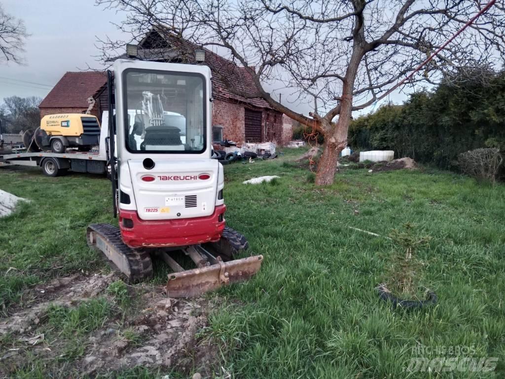 Takeuchi TB 225 Minibagger < 7t
