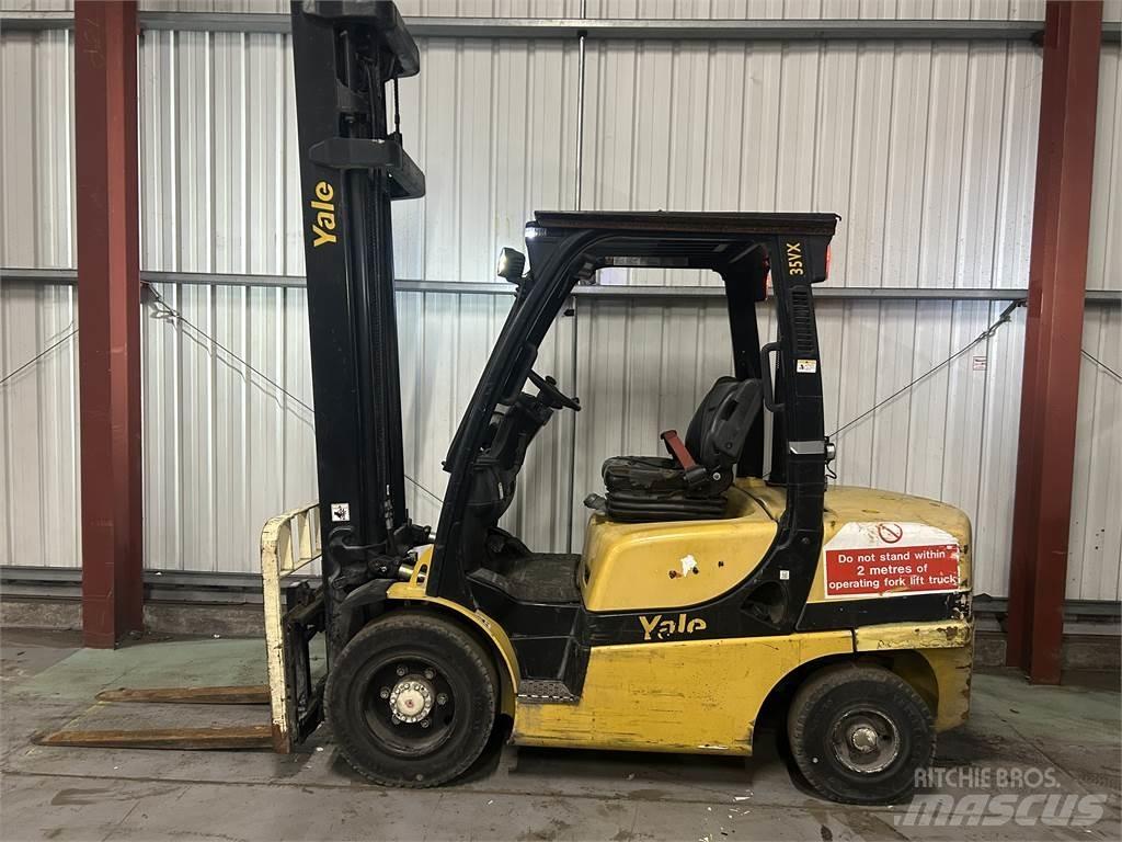 Yale GDP35VX Diesel Stapler