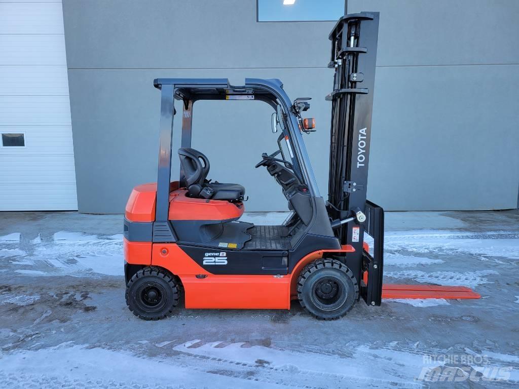 Toyota 8FB25 Elektro Stapler