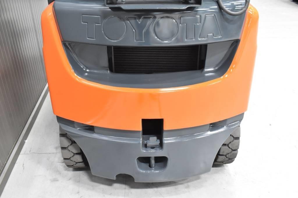 Toyota 06-8FG15F Gas Stapler