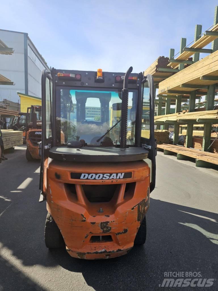 Daewoo Doosan D35C - 7 Diesel Stapler