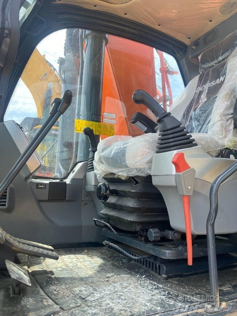 Doosan DX 300 Raupenbagger