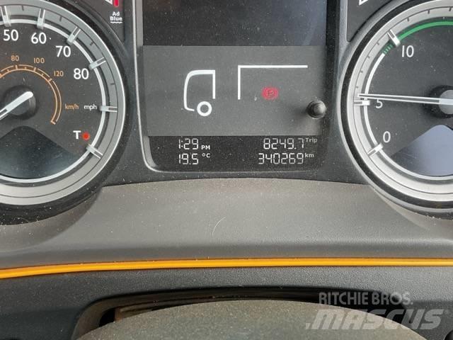 DAF CF 330 Pritschenwagen mit Seilwinde