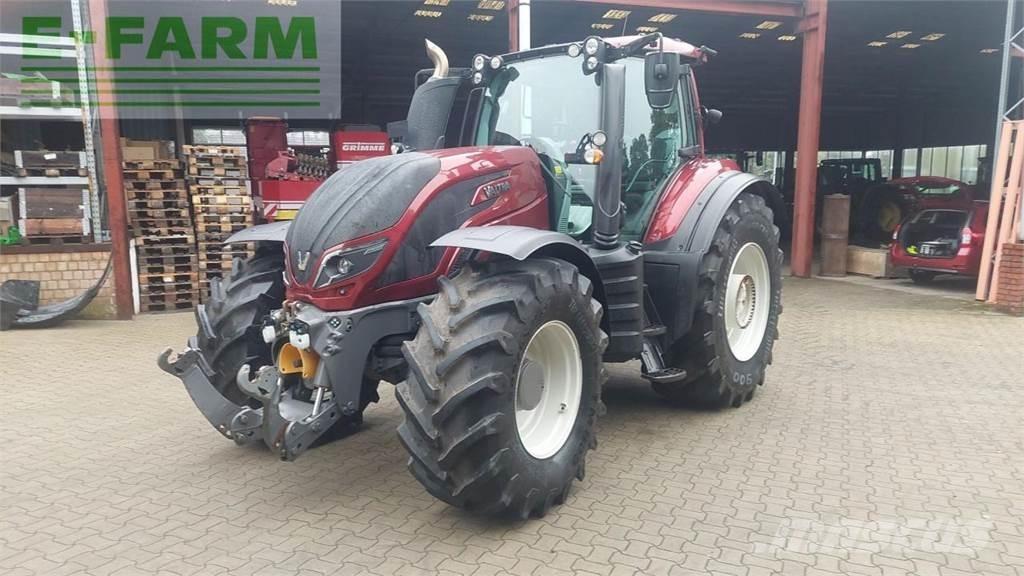 Valtra T 174 Traktoren