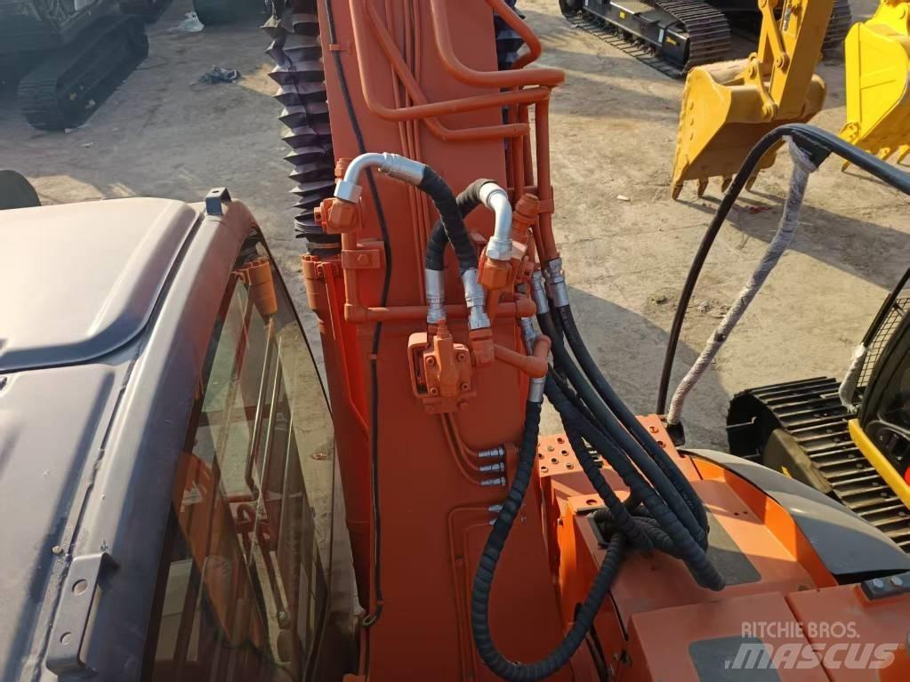 Hitachi ZX135 Raupenbagger