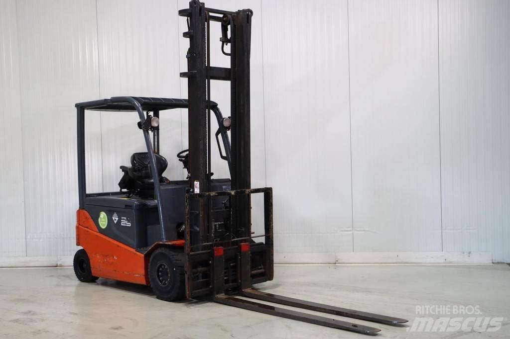 Toyota 8FBMT25 Elektro Stapler