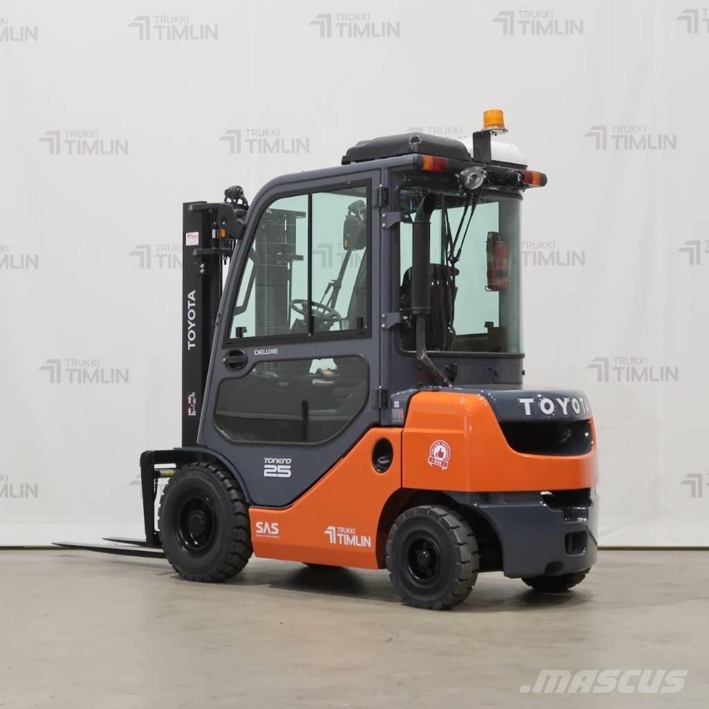 Toyota 52-8FDF25 Diesel Stapler