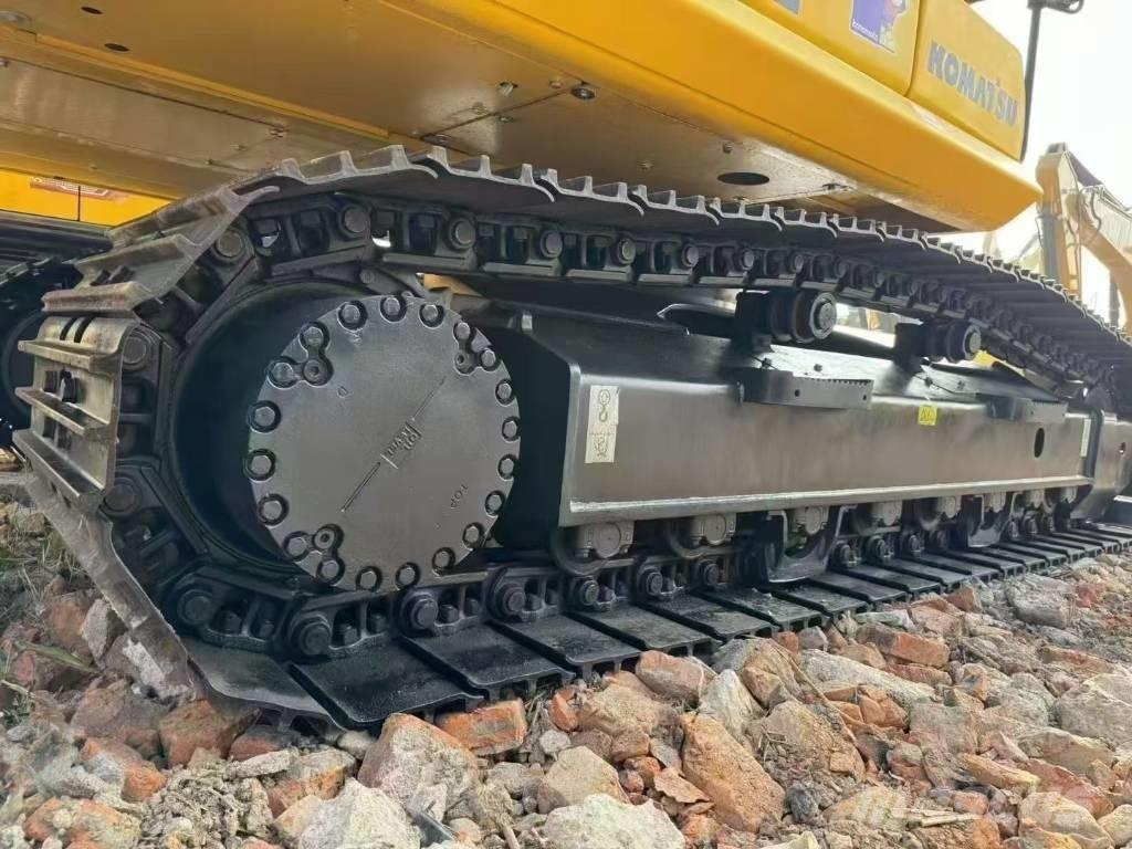 Komatsu PC 220-8 Raupenbagger