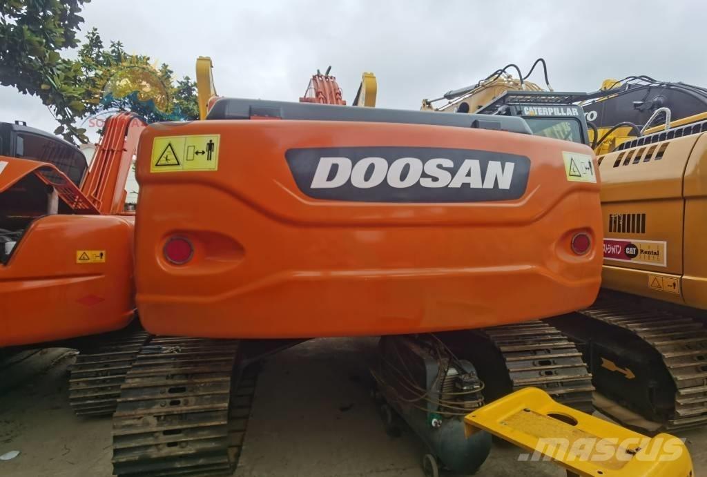 Doosan DX 225 LC Raupenbagger