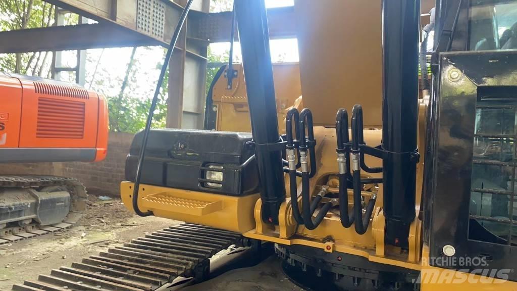 CAT 320D2L Raupenbagger