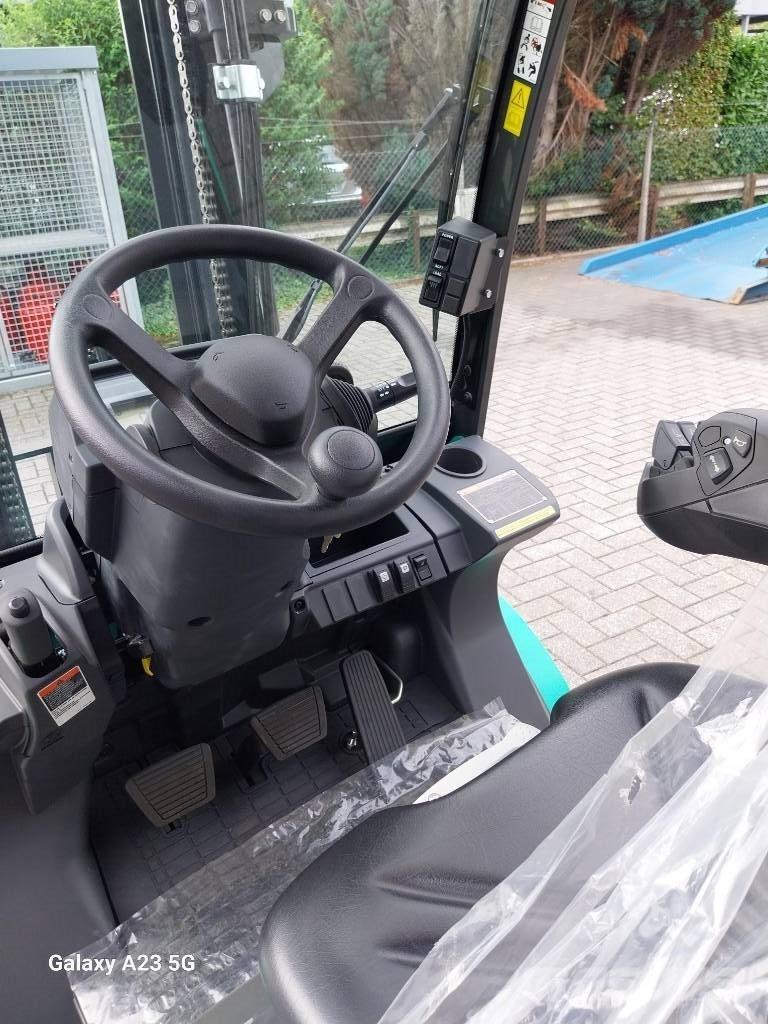 Mitsubishi FG 25 N Gas Stapler