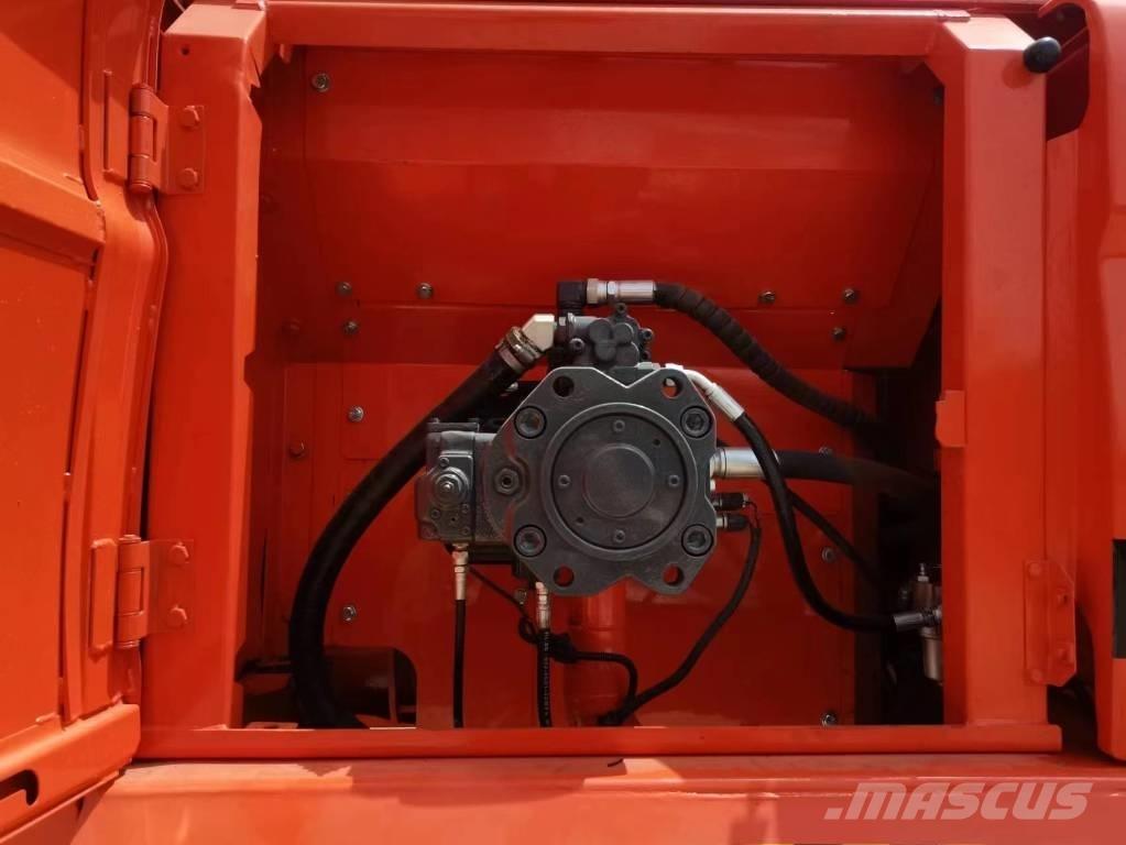 Doosan DX 300 Raupenbagger