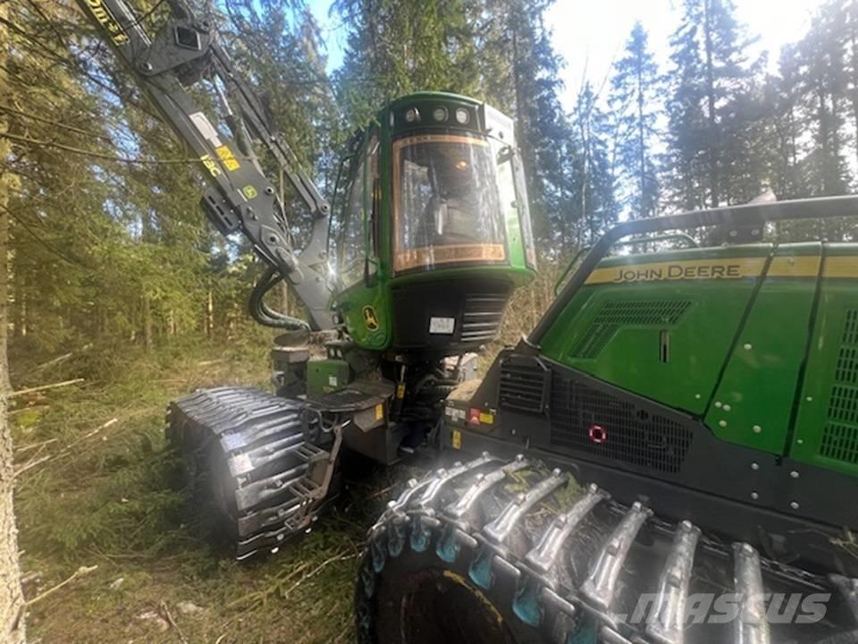 John Deere 1170 G Harvester