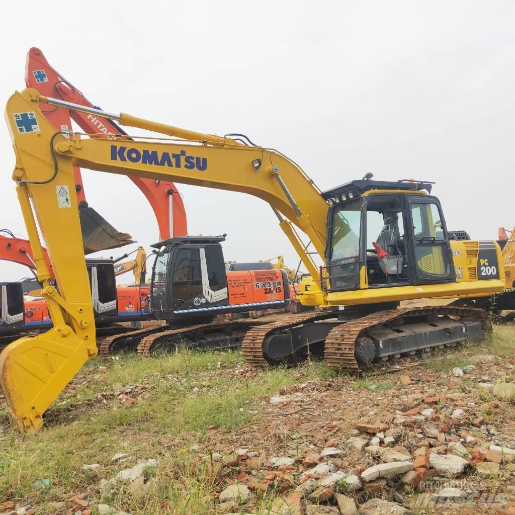 Komatsu PC200-8 Raupenbagger