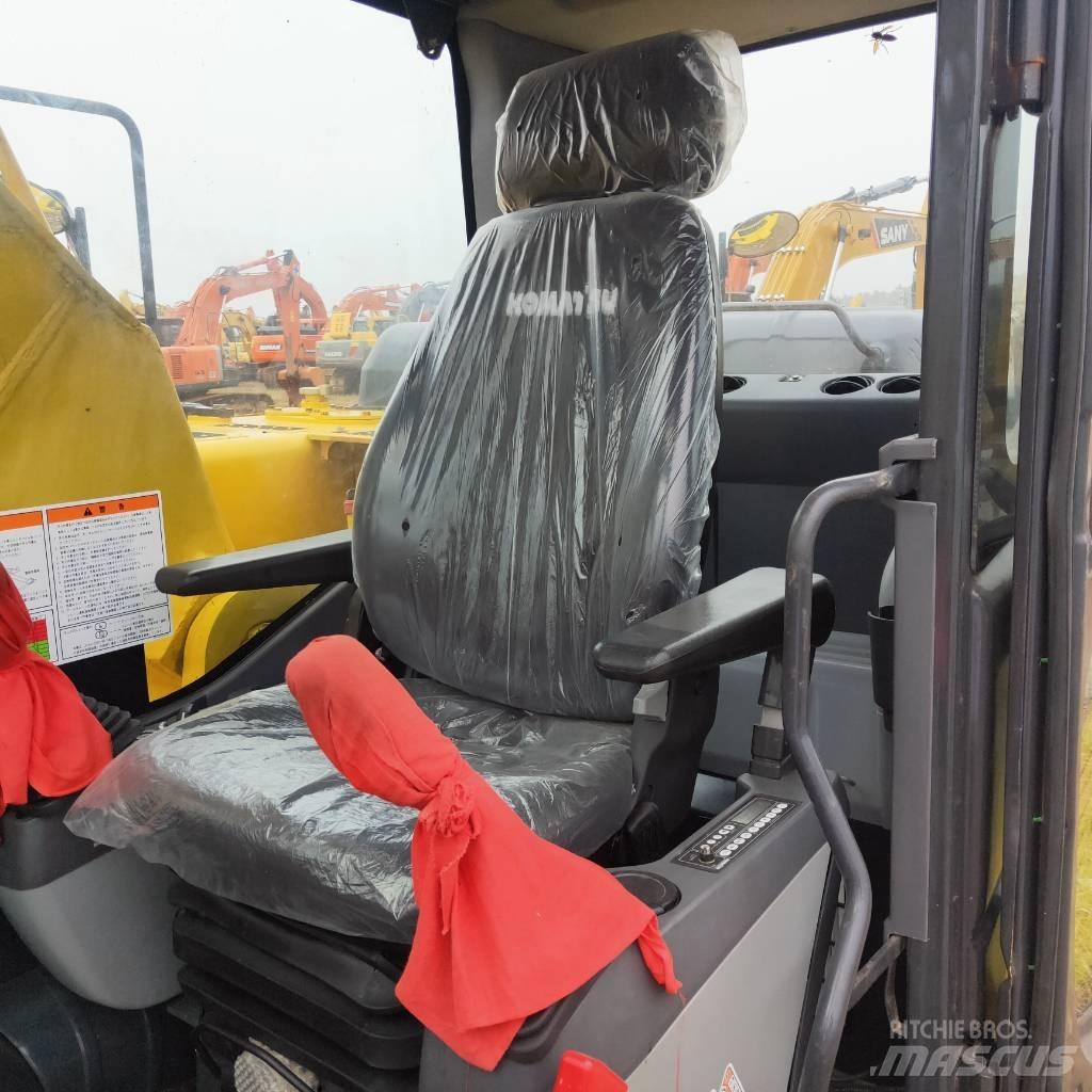 Komatsu PC200-8 Raupenbagger