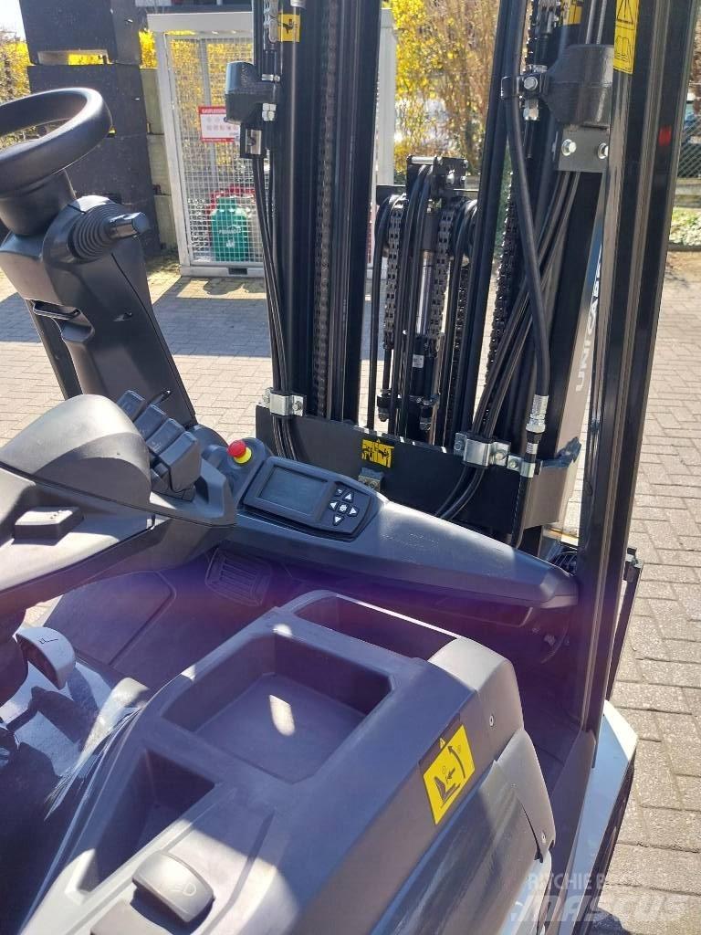 UniCarriers MX 25 Elektro Stapler