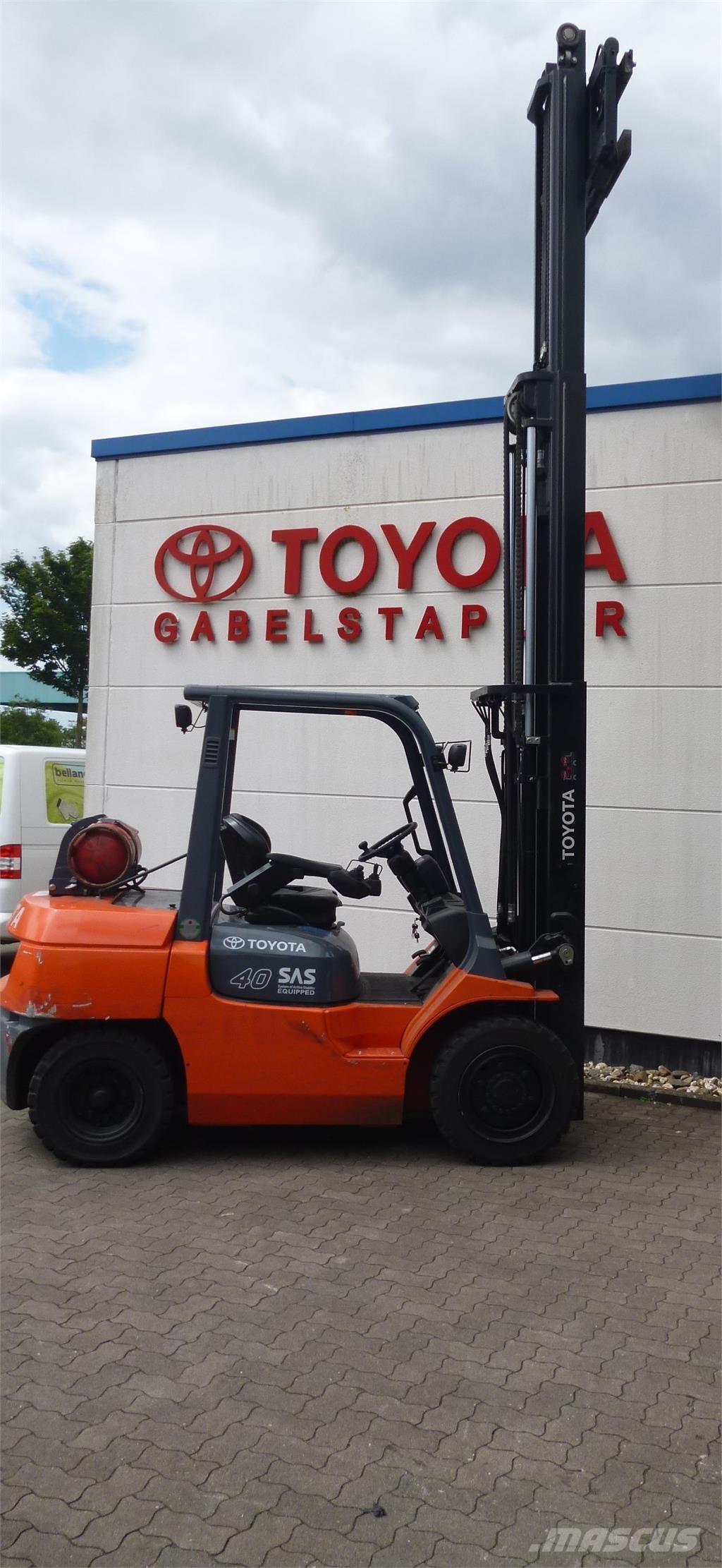 Toyota 02-7FG35 Gas Stapler