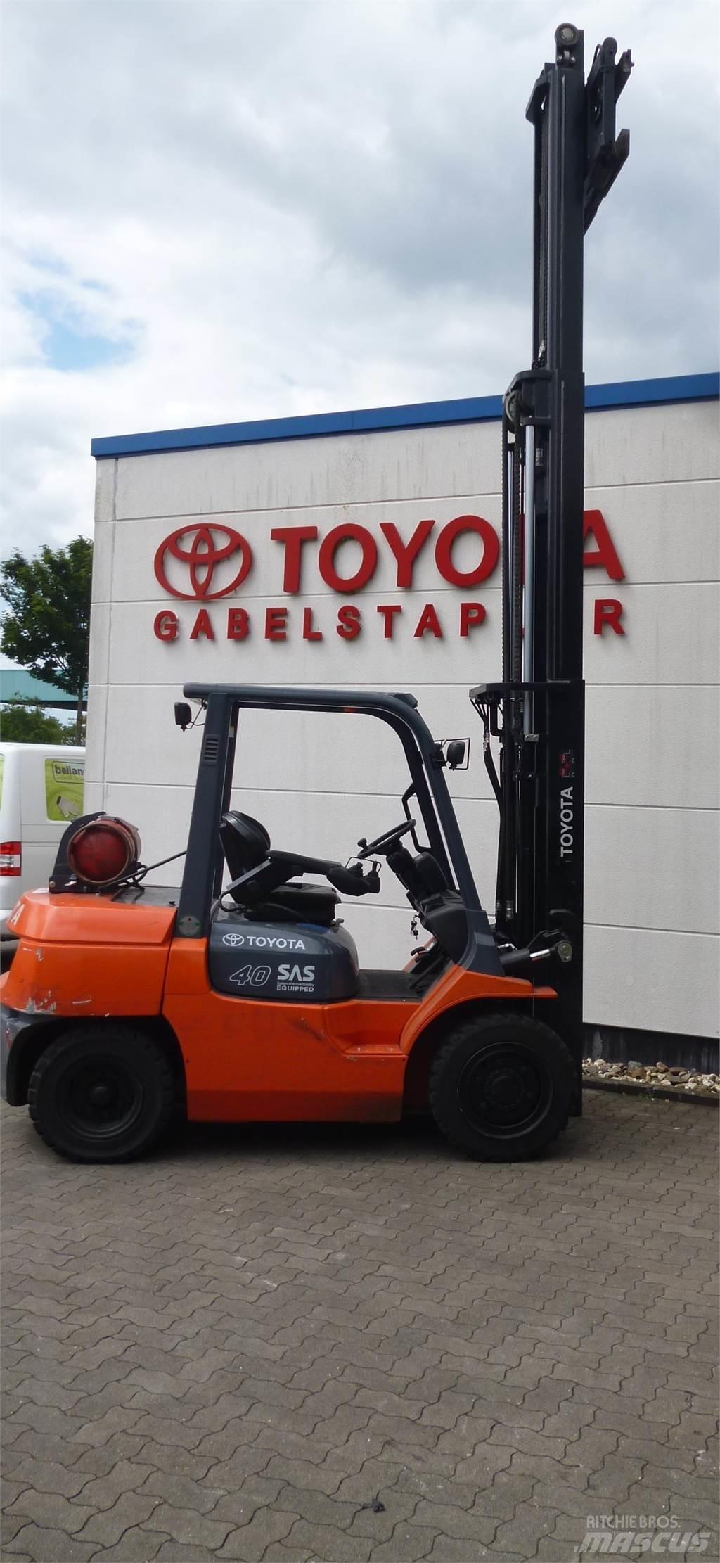 Toyota 02-7FG35 Gas Stapler