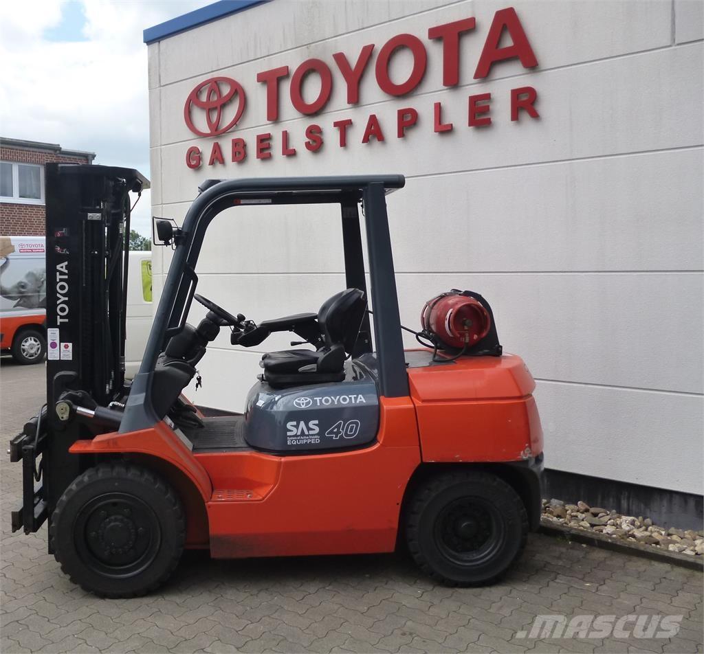 Toyota 02-7FG35 Gas Stapler