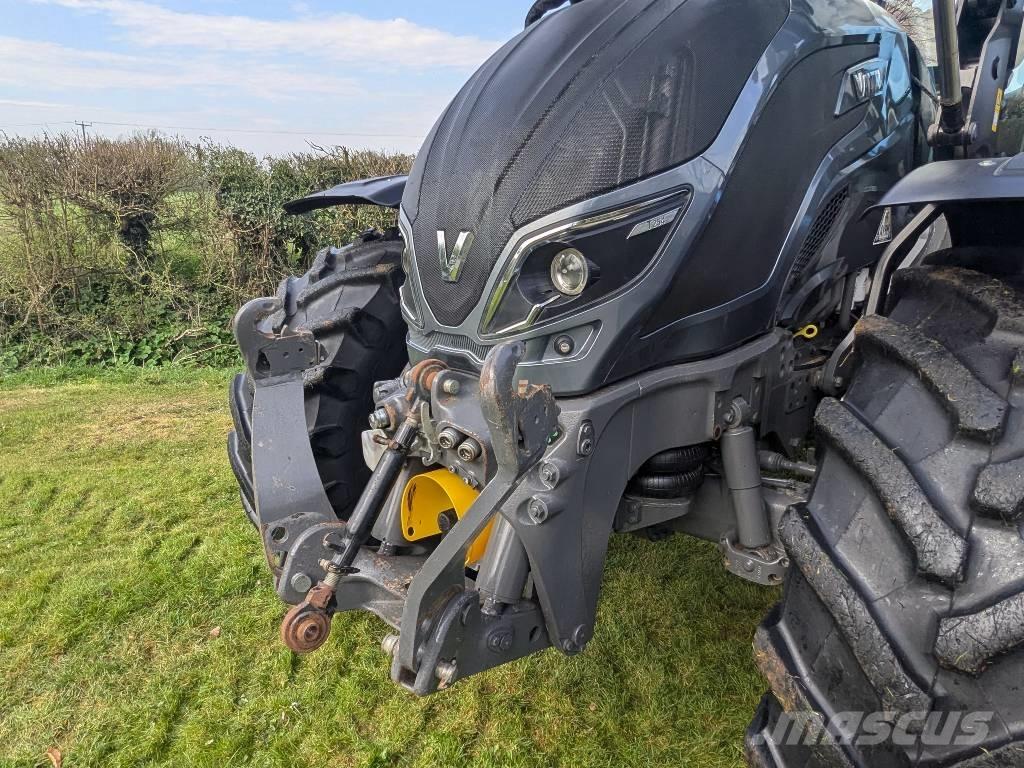 Valtra T 254 Traktoren