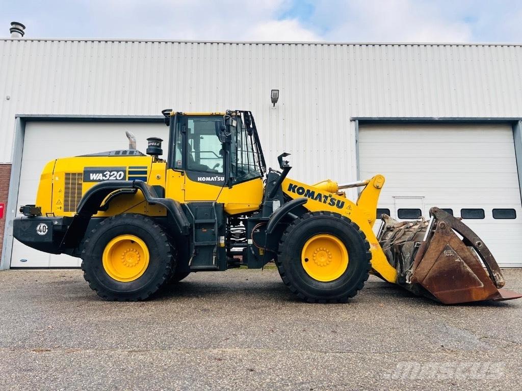 Komatsu WA 320-8 Radlader