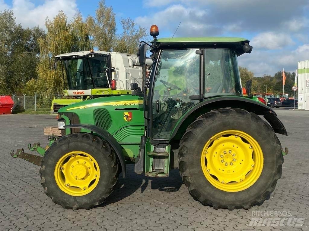 John Deere 5620 Traktoren