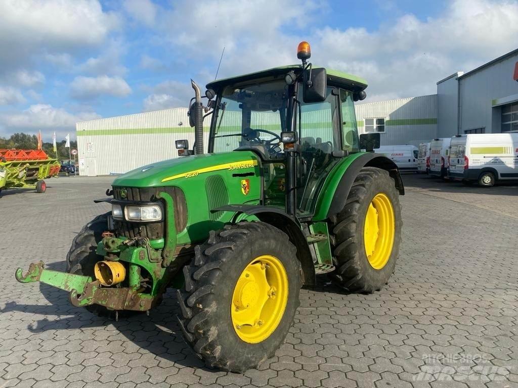 John Deere 5620 Traktoren