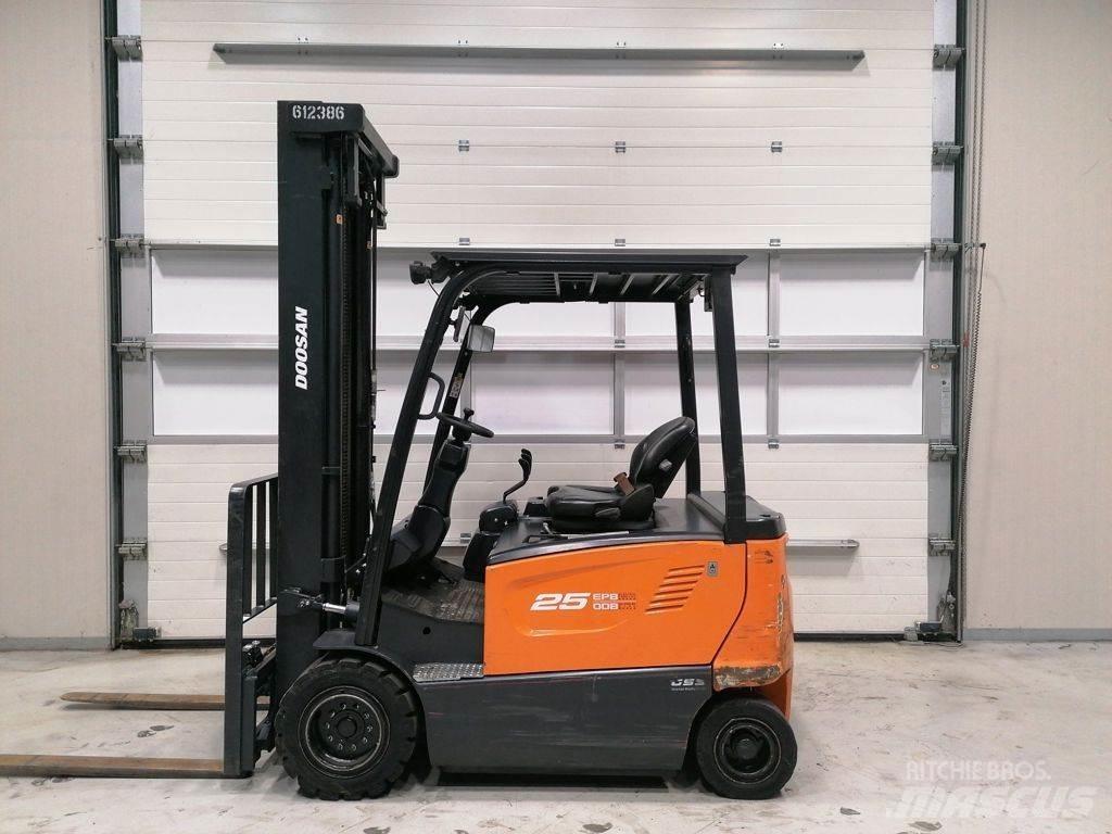 Doosan B25X-7 Elektro Stapler