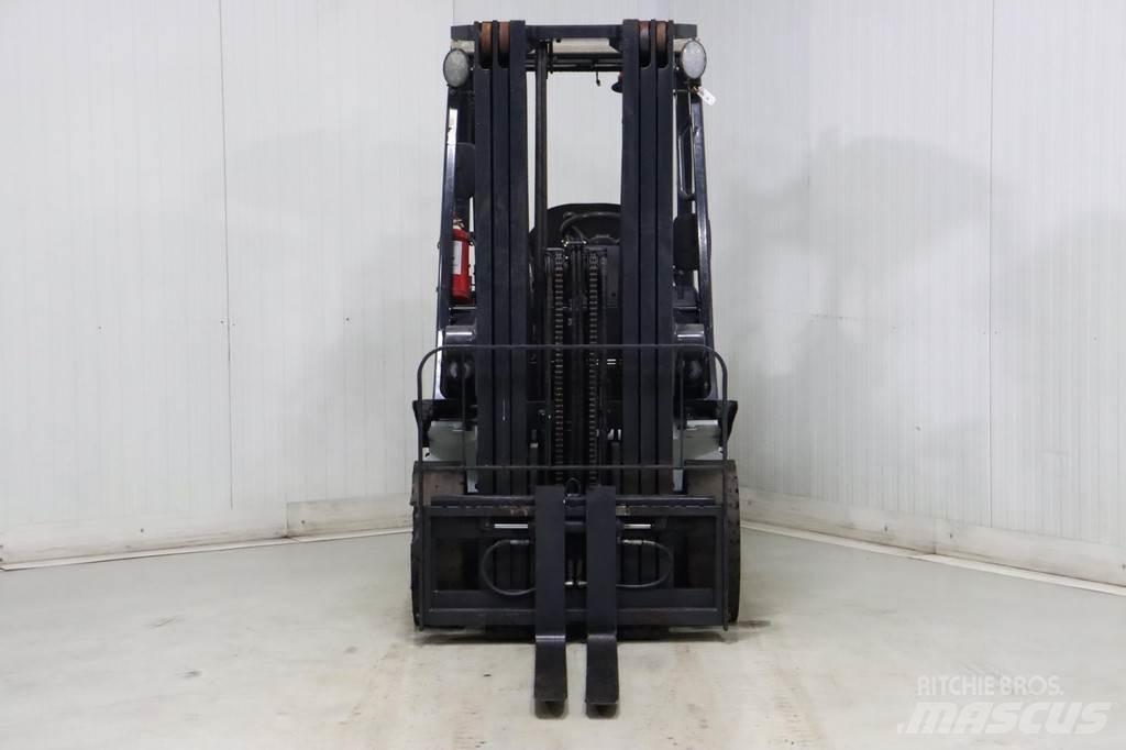 Nissan U1D2A20LQ Gas Stapler