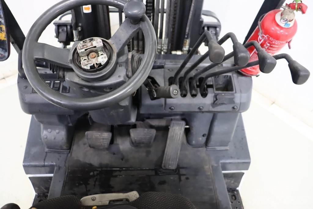 Nissan U1D2A20LQ Gas Stapler