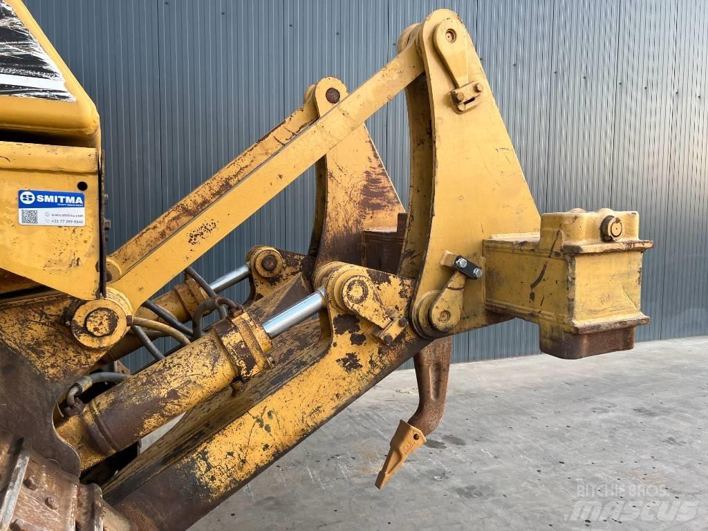 CAT D7H Bulldozer