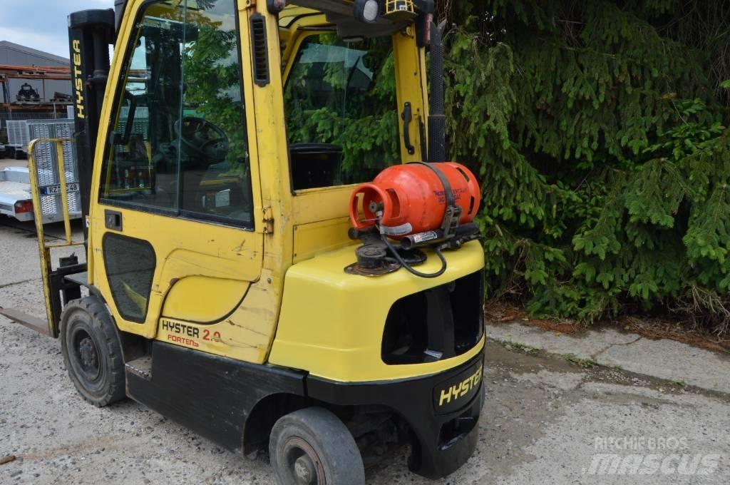 Hyster H 2.0 FT Gas Stapler