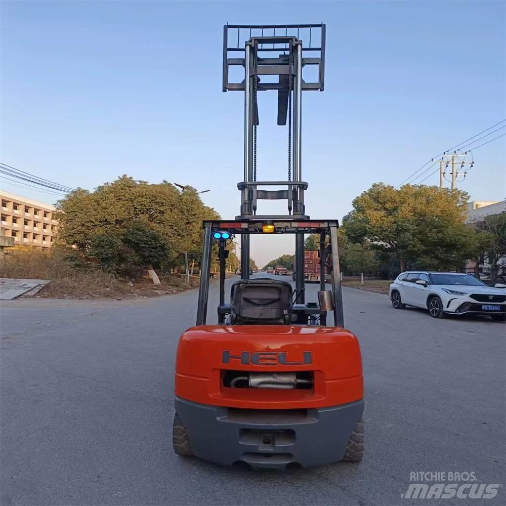 Heli CPC 30 Diesel Stapler