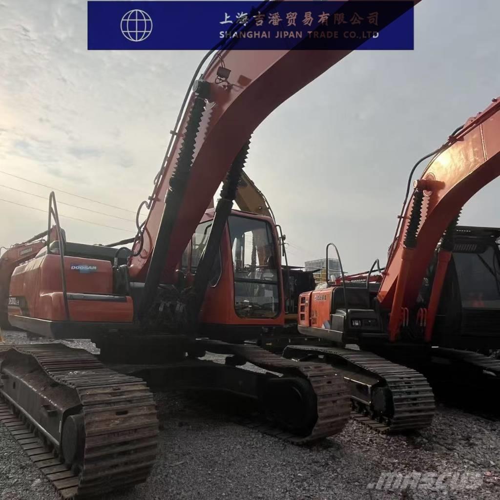 Doosan DH 300 Raupenbagger