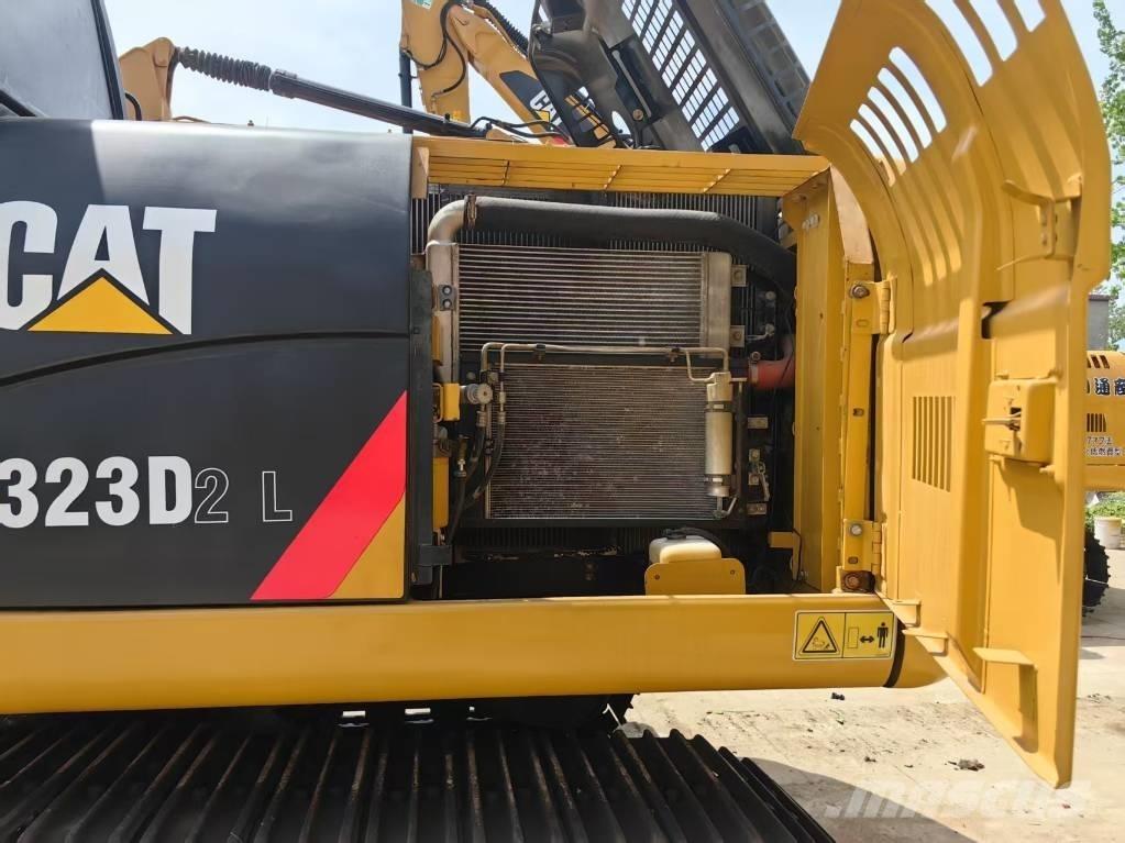 CAT 323 D Raupenbagger