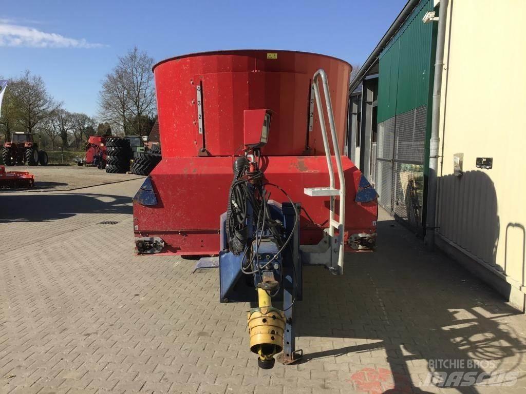 Mayer VM-18 DUO T Futtermischwagen