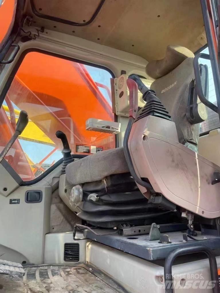 Doosan DH300 Raupenbagger