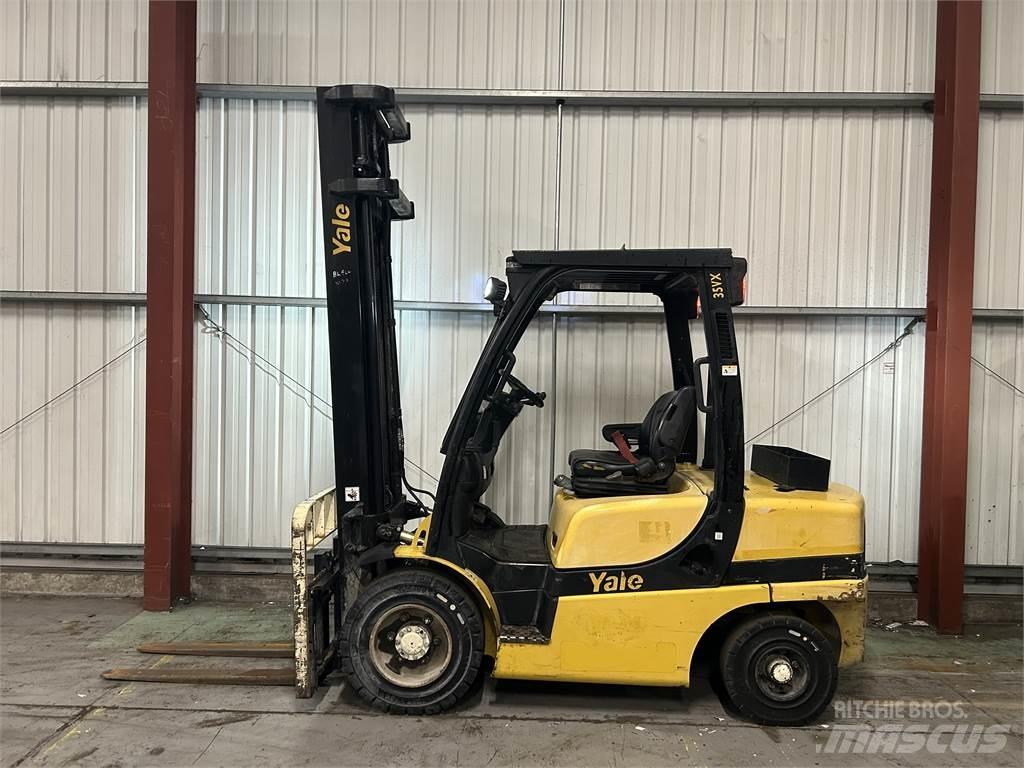 Yale GDP35VX Diesel Stapler