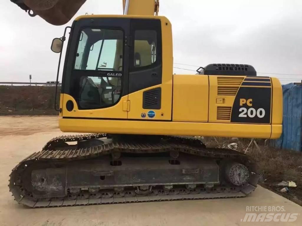 Komatsu P C200-8 Raupenbagger