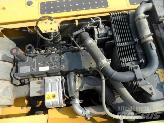 Komatsu P C200-8 Raupenbagger