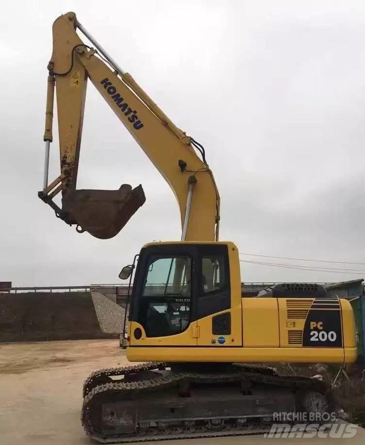 Komatsu P C200-8 Raupenbagger