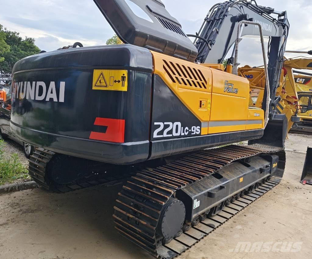 Hyundai R220LC-9S Raupenbagger