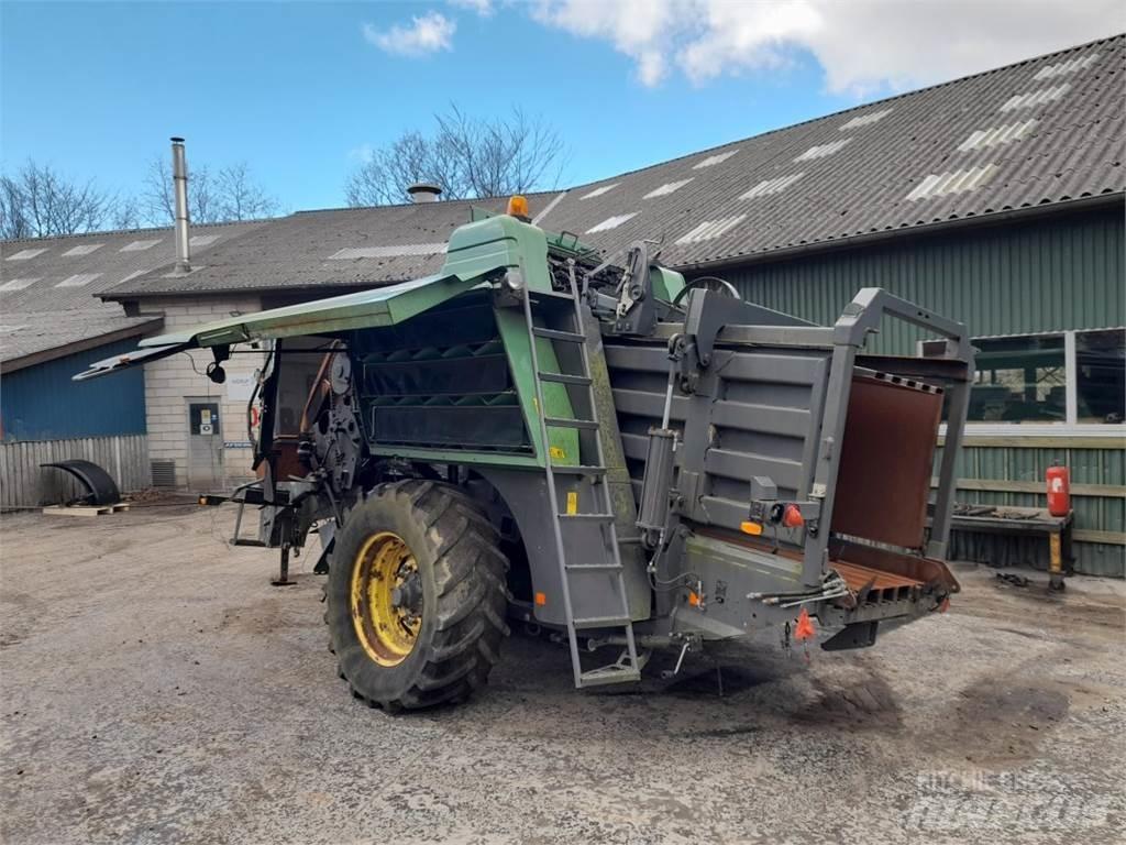Fendt 12130N Traktoren