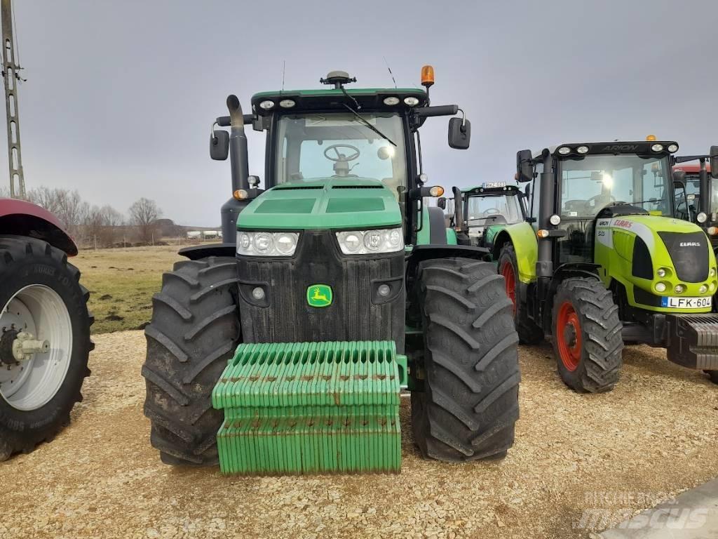 John Deere 8310 R Traktoren