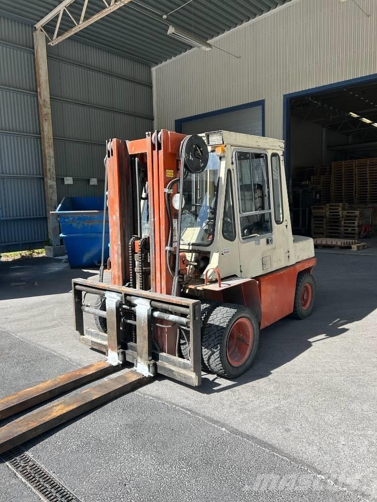 Nissan YGF03 Diesel Stapler