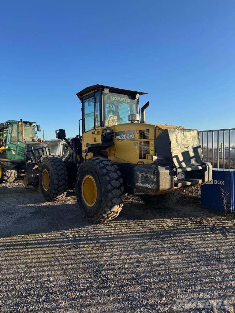 Komatsu WA 200 PZ-6 Radlader