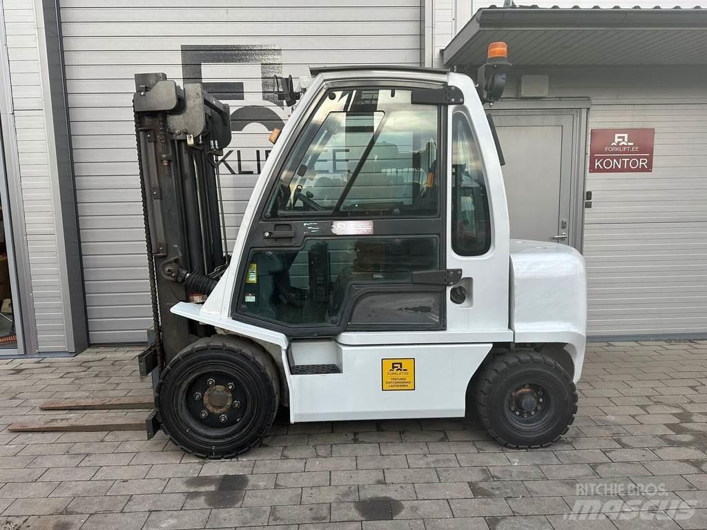 Nissan YG1D2A30Q Diesel Stapler